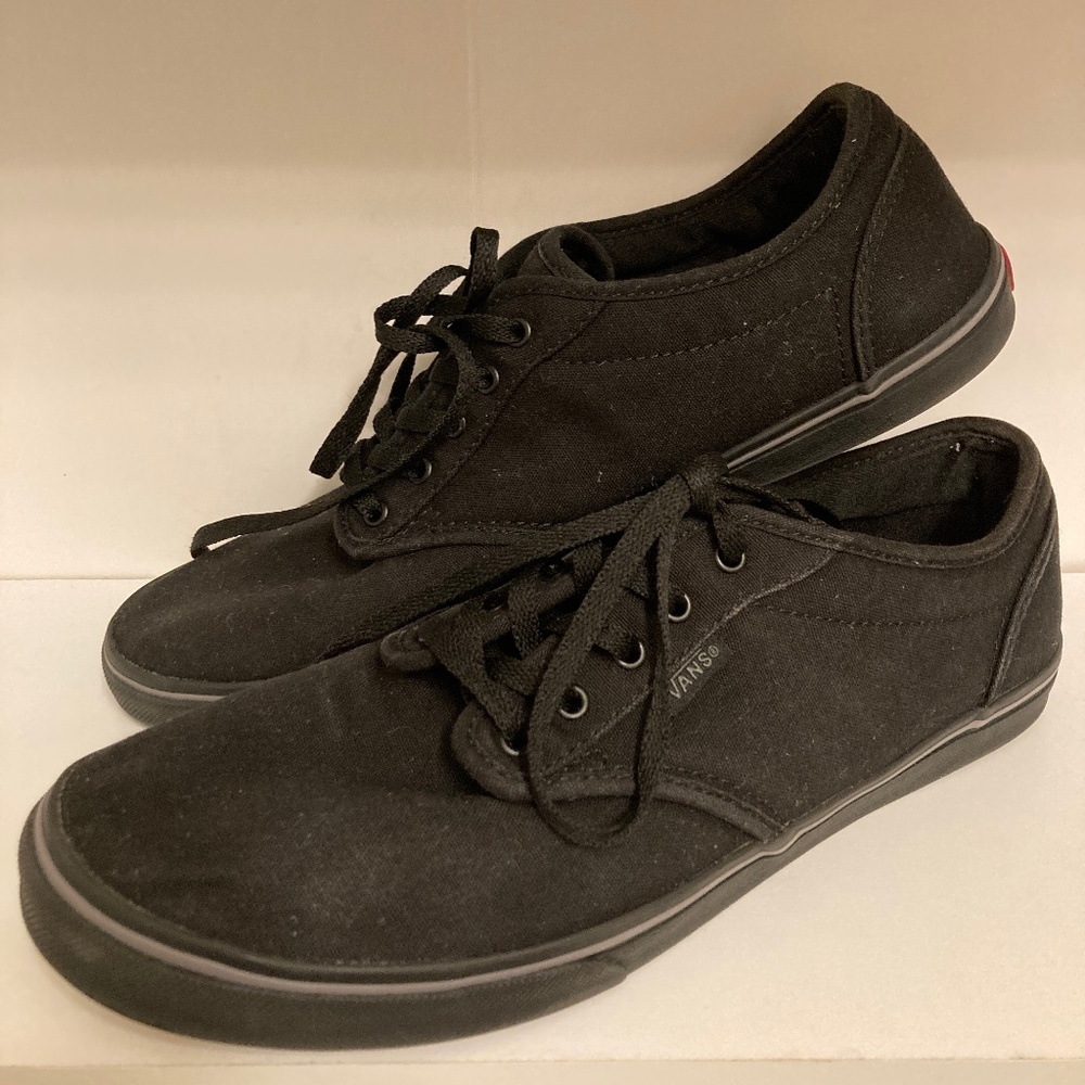 Vans Off The Wall Sneakers. Women size 9.5. All Black.